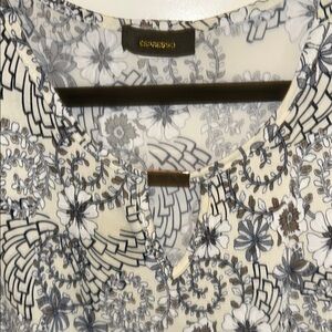 Espresso Monochrome Floral Dress with metal detail. Super comfy , pairs